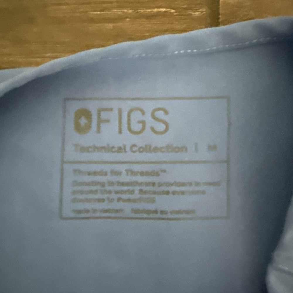 FIGS Scrub Sets (2) Men Medium Leon Top Axim Cargo Pants Blue Medical - Picture 4 of 16